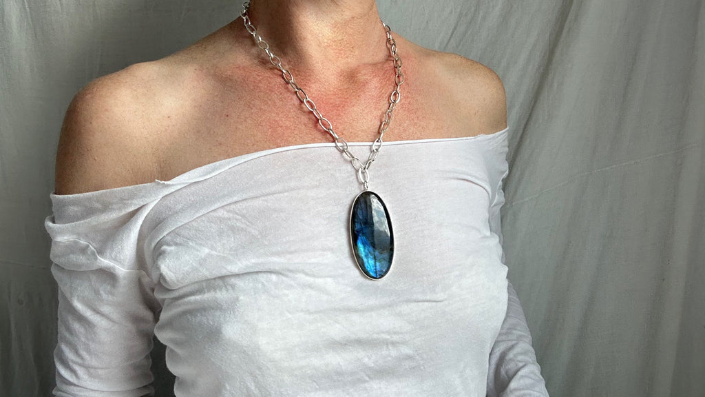 Labradorite and Silver Pendant Necklace. Sterling Silver Chain. 0872