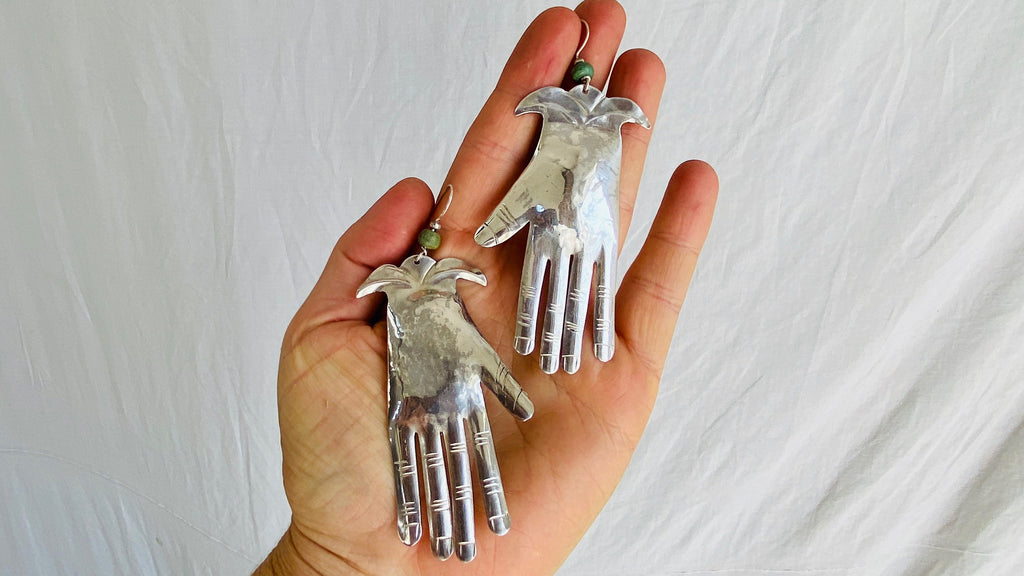 Oaxaca Hand Silver Earrings. La Mano. Hecho en Mexico. Frida Kahlo Style. Handmade Southwestern Jewelry. 2661