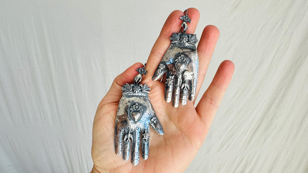 Oaxaca Silver Earrings. La Mano. Hand. Mexico. Frida Kahlo. 4169